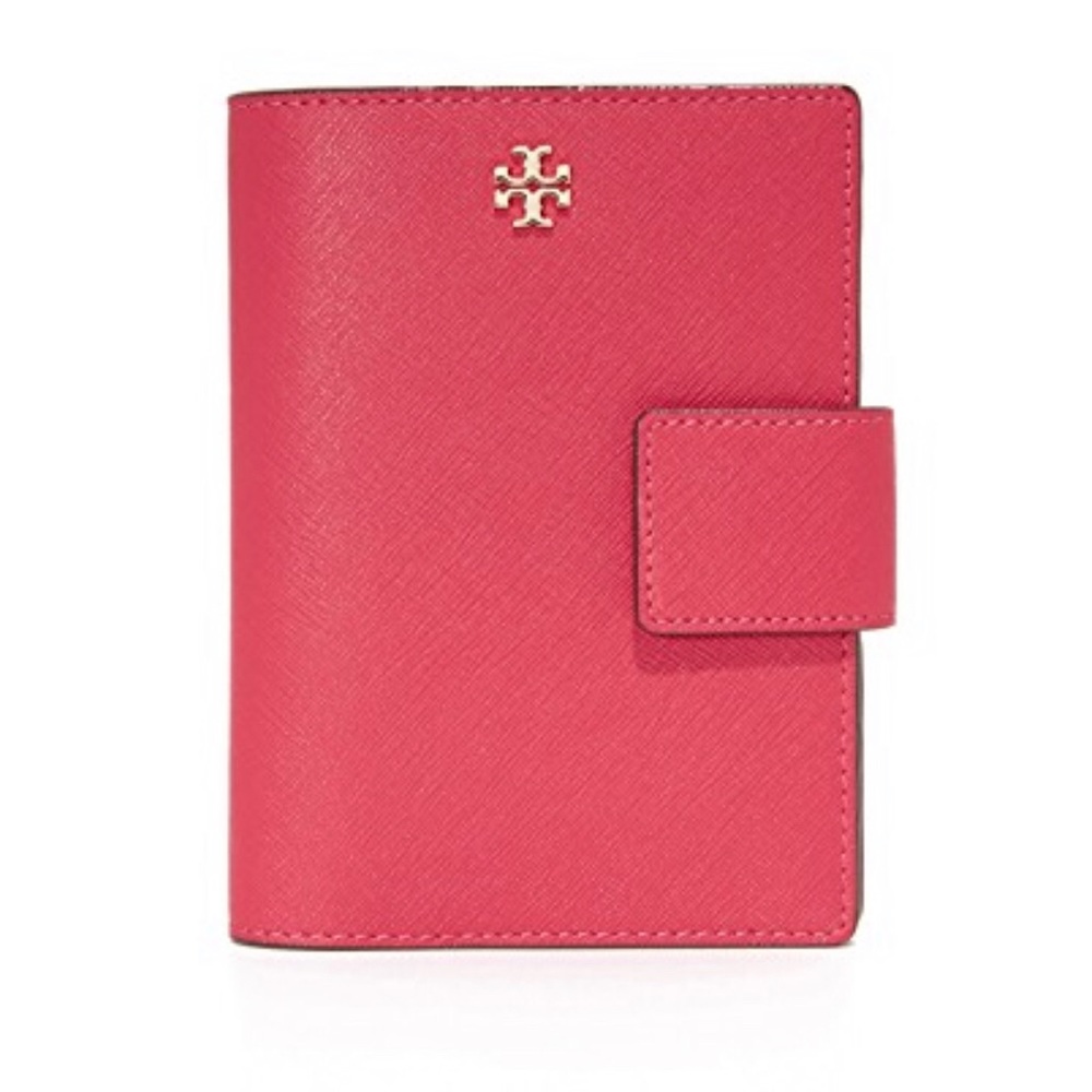 Tory Burch Robinson passport holder
